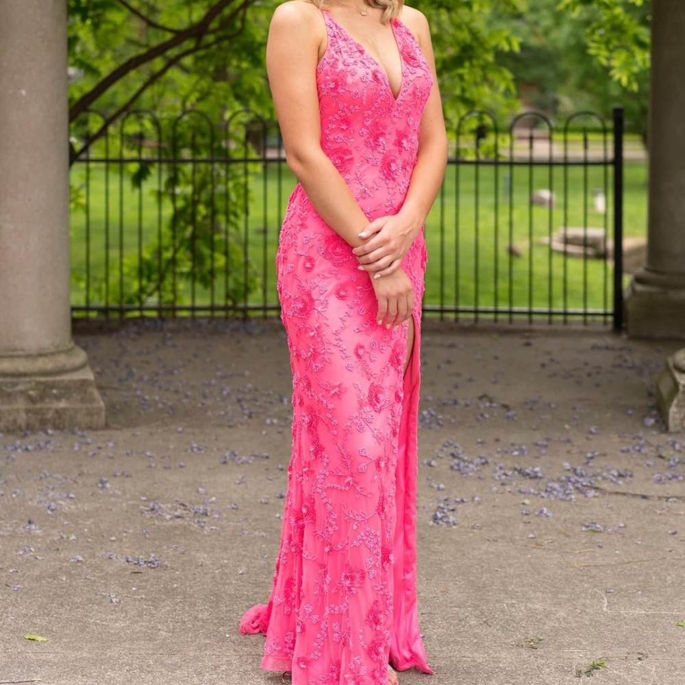Henris Prom Dress